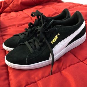 Great Black Pumas. Size 7.5 women’s
